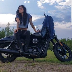 Meet your Posher, Caitie